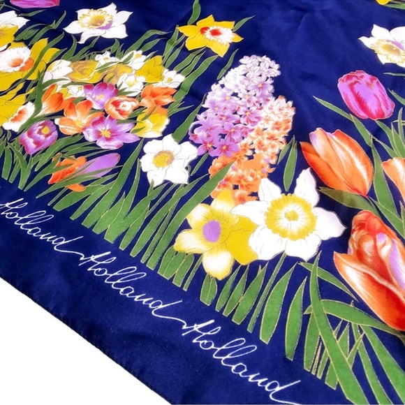 Beautiful floral holland scarf - Picture 1 of 2